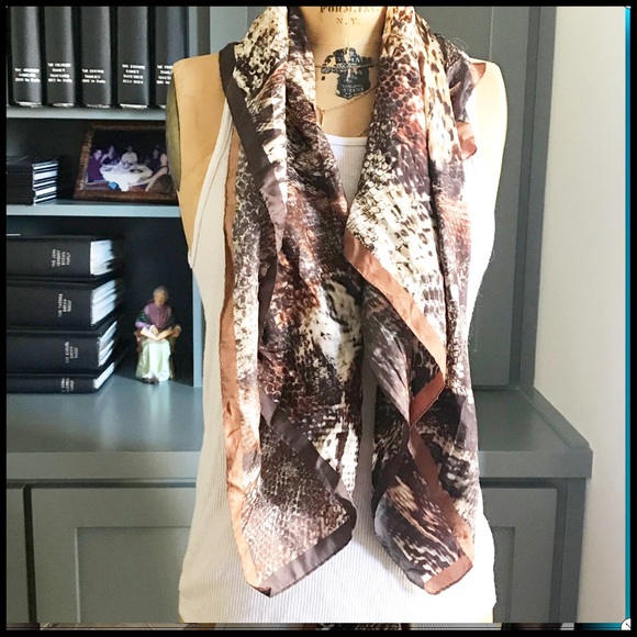 Oscar de la Renta Accessories - Oscar De La Renta Animal Print Scarf